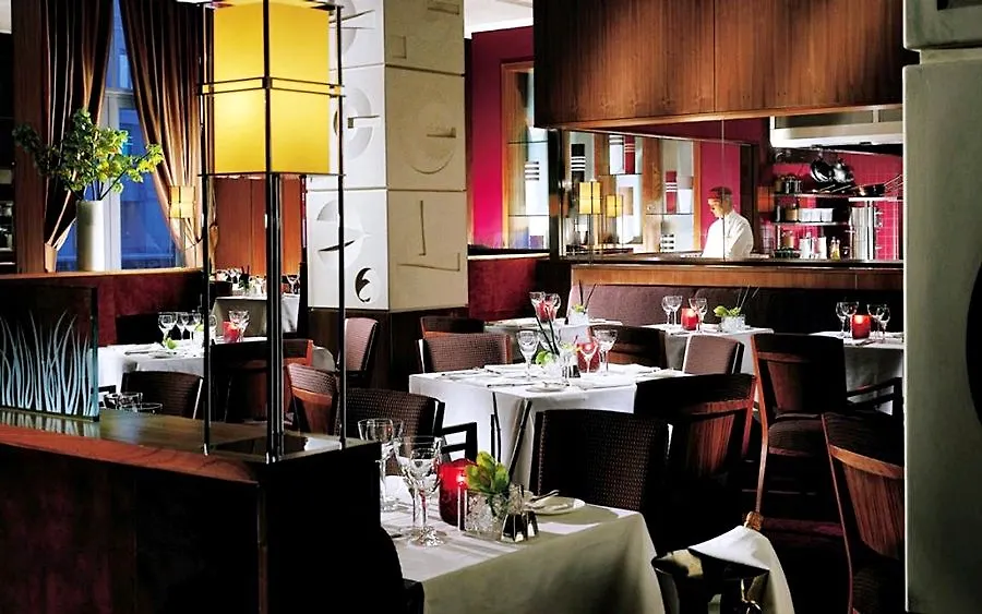 Canary Riverside Plaza Hotel London 5*,